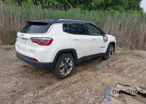 2018 Jeep Compass Limited 4X4 из США, поврежденный, VIN 3C4NJDCB5JT100817